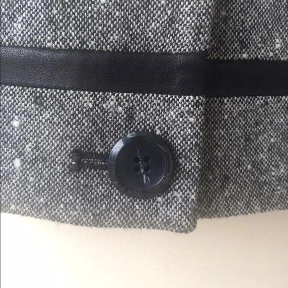 Pendleton Size 8 Charcoal Blazer with Leather trim - Picture 4 of 8